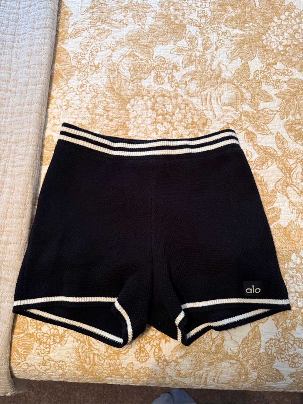 ALO Yoga Black Tennis Athletic Knit Shorts with White Stripe Trim